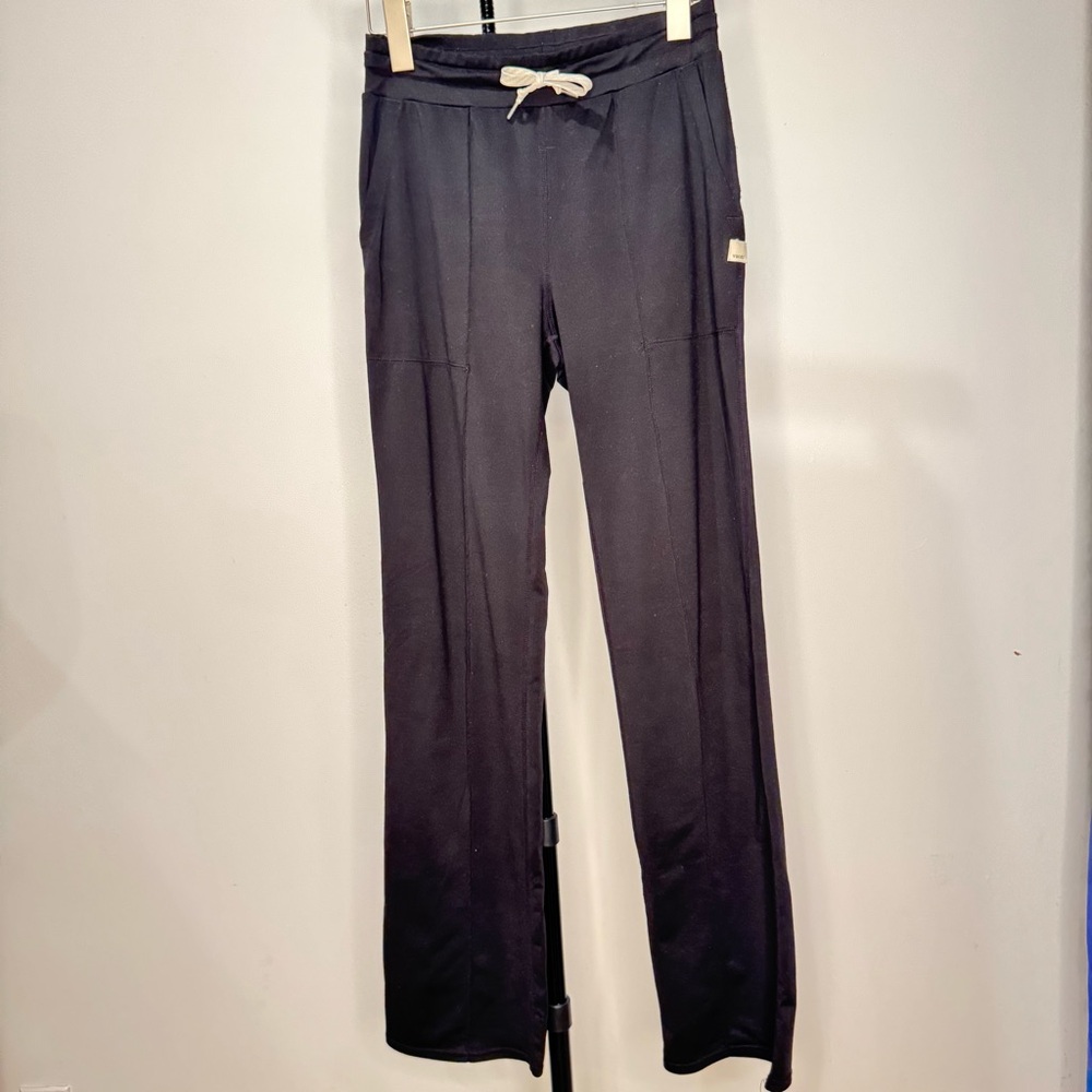 Vuori Women's Halo Wide Leg Flare Pant Front Seams Black Size XS X-Small VW425 - Picture 6 of 16